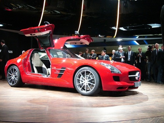 Illustration for article titled 2010 Mercedes SLS AMG: Live Photos!